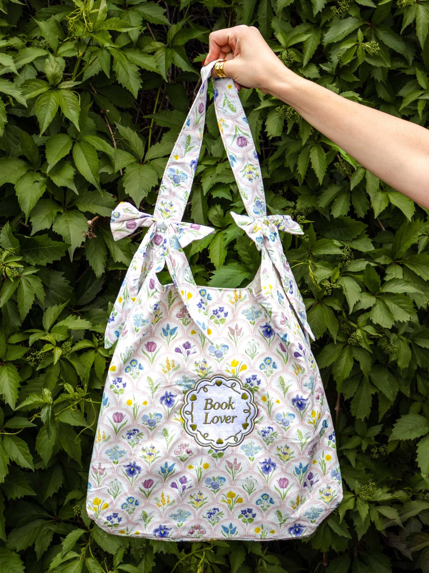 Book Lover Bow Tote: Lavender Gingham