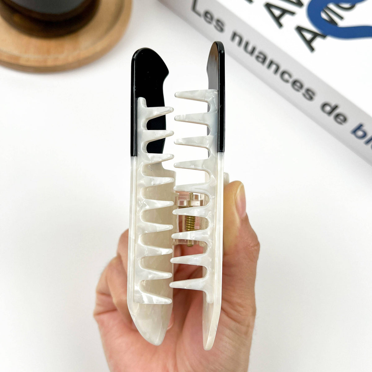 Final Girl Knife Acetate Claw Clip