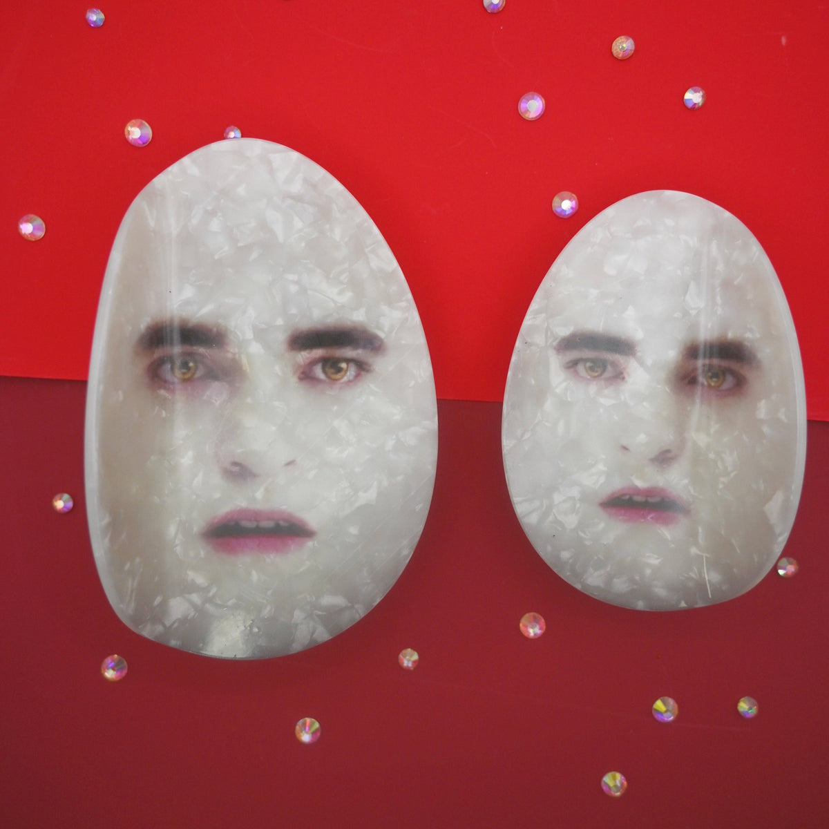 Medium Twilight Eggward Hair Clip