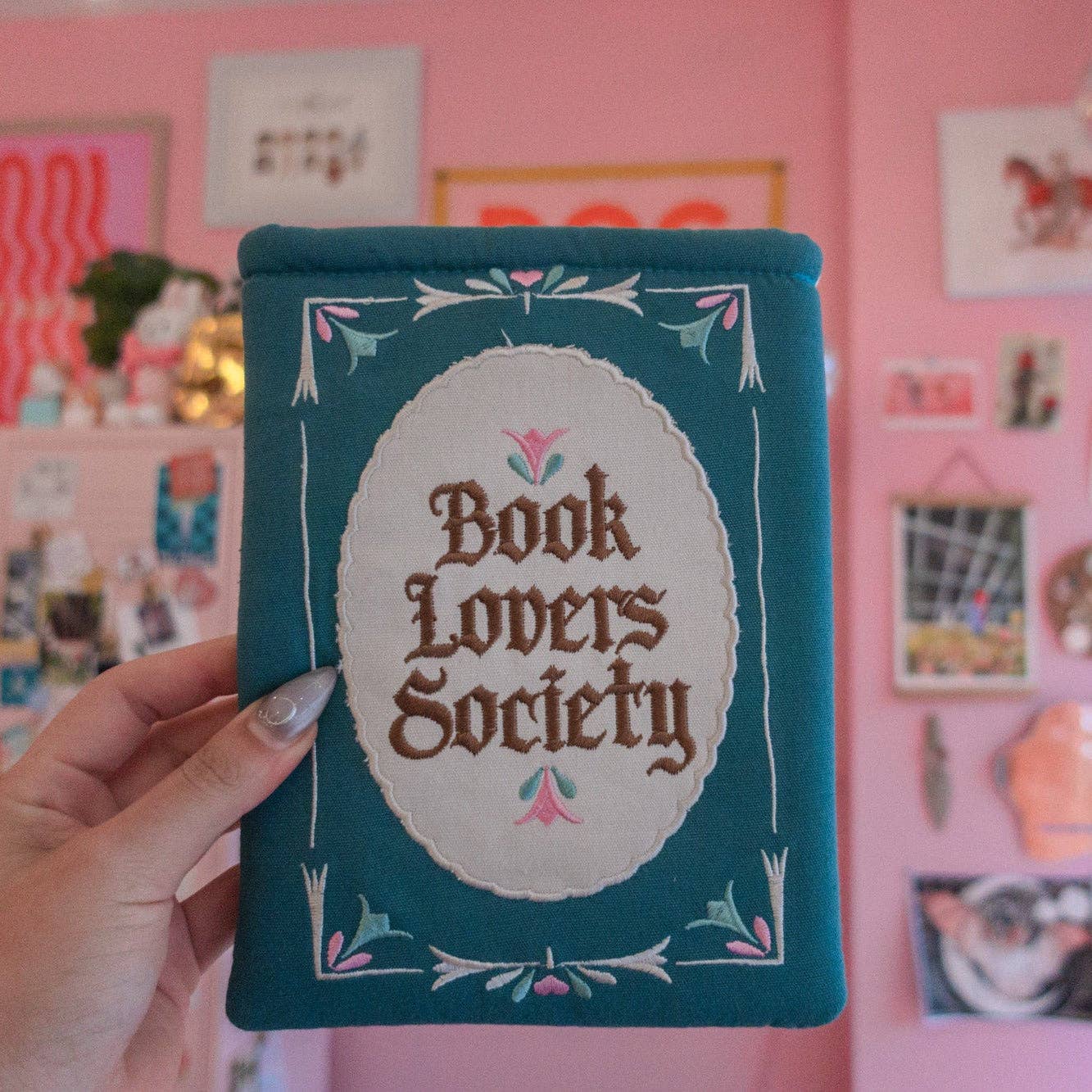 Book Society Embroidered Book/Kindle Sleeve: Kindle Sleeve