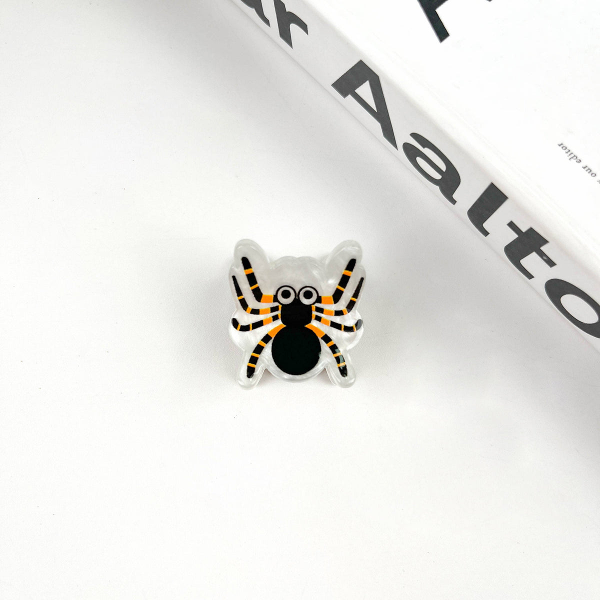 Small Ghost Hair Claw Clip