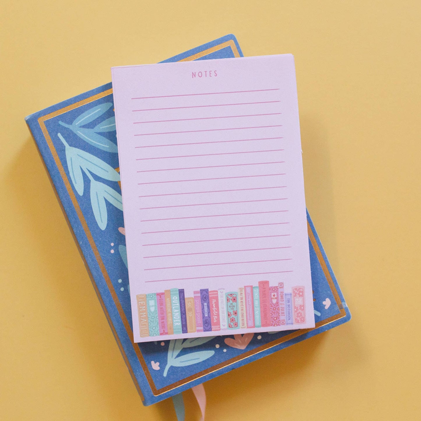 Romance Novels Bookshelf 4x6 Notepad