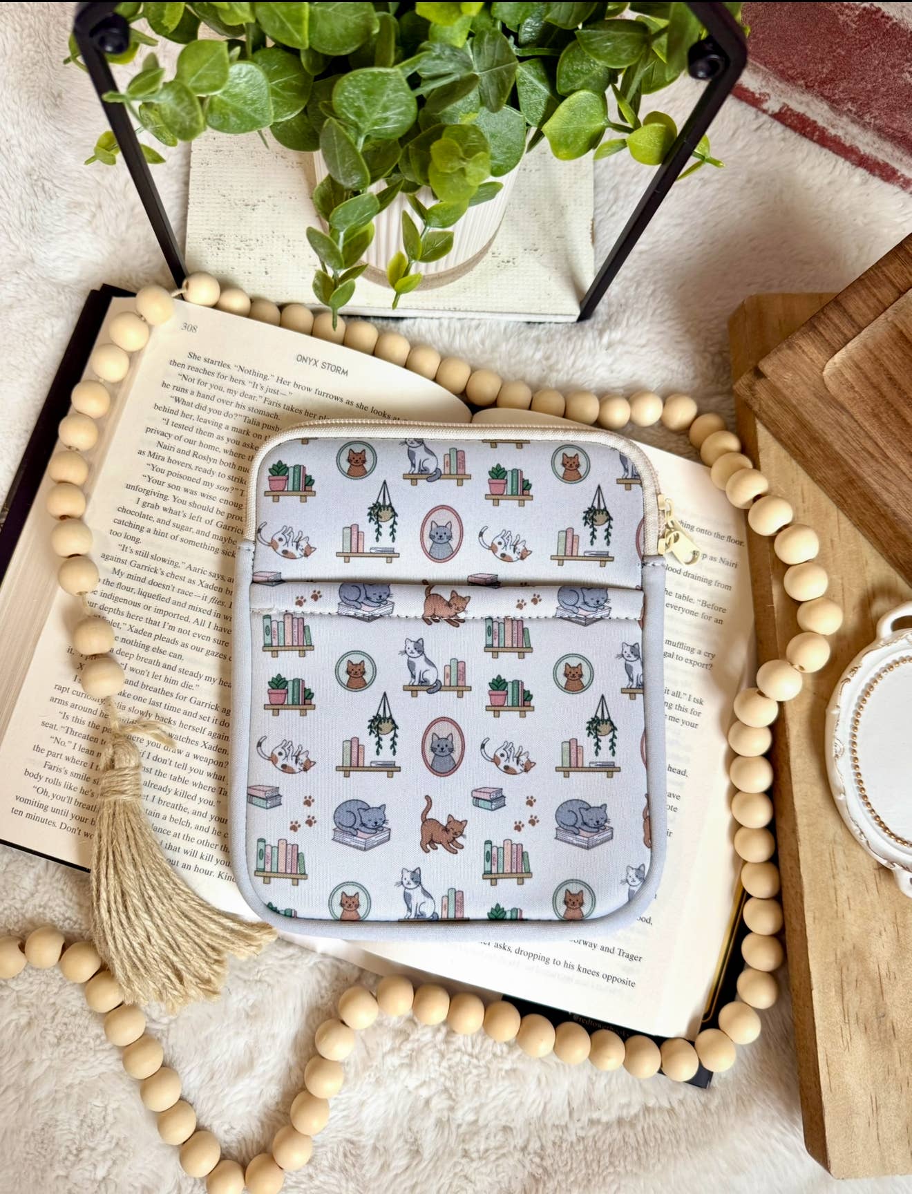 Reading Cat Kindle Sleeve
