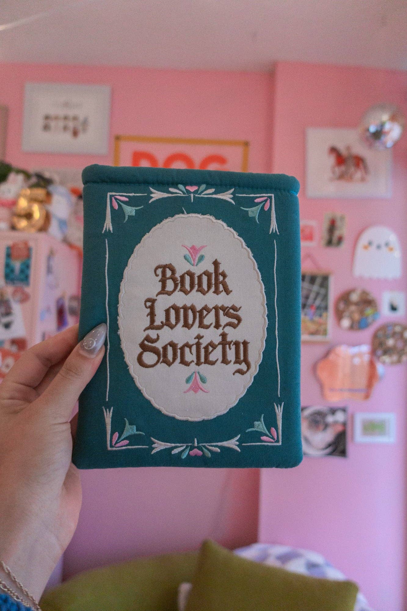 Book Society Embroidered Book/Kindle Sleeve: Kindle Sleeve