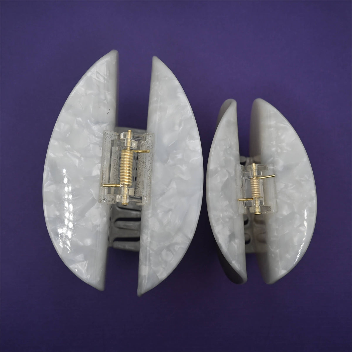 Medium Twilight Eggward Hair Clip