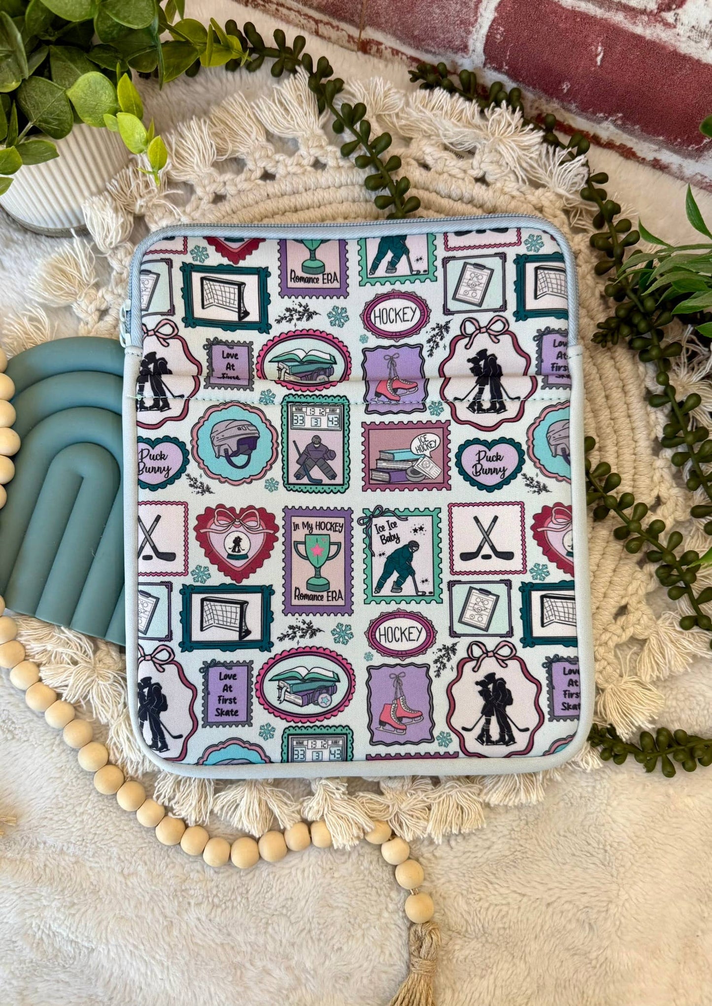 Hockey Postage Stamp Book/Kindle Sleeve