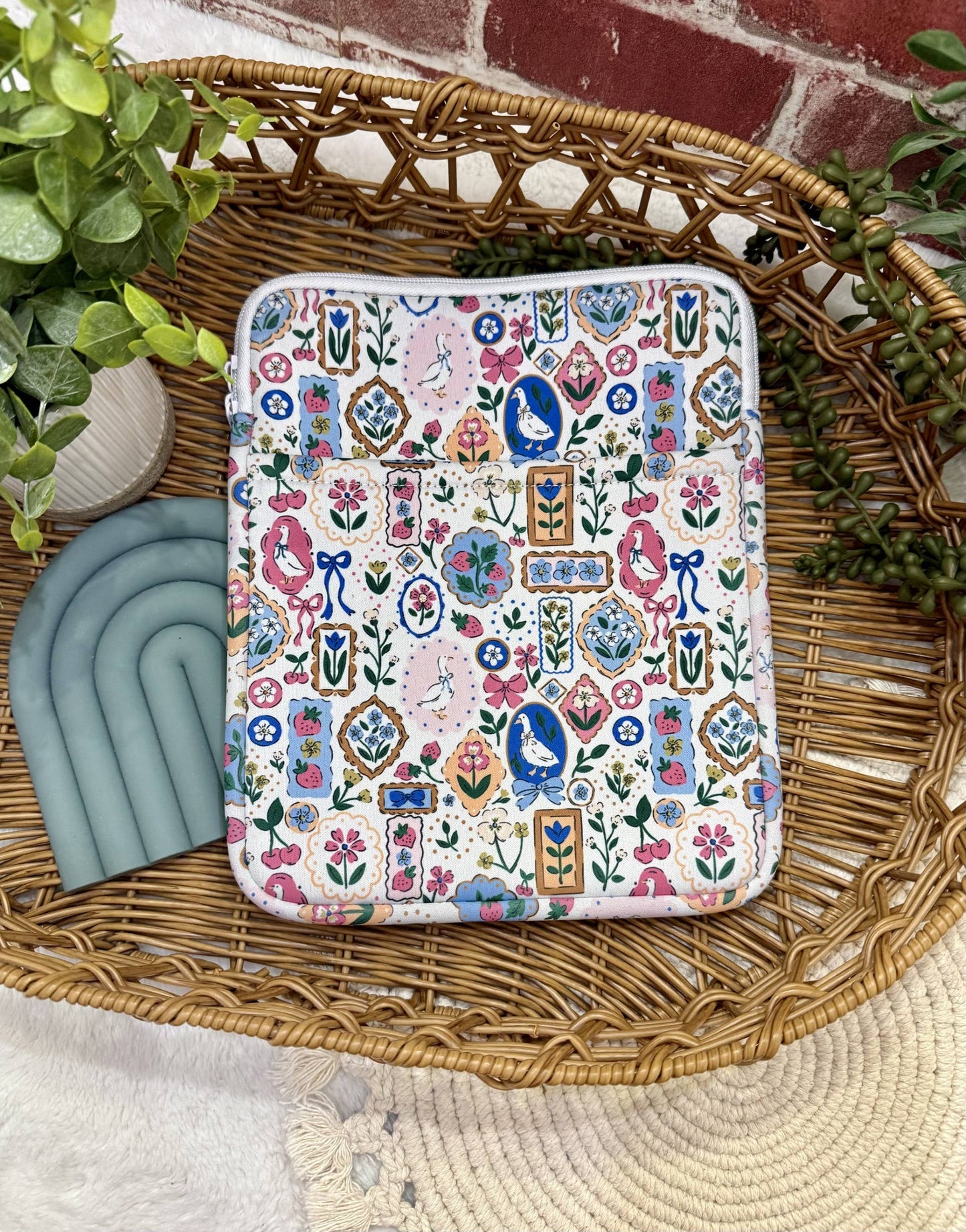 8x10 Goose Book Sleeve