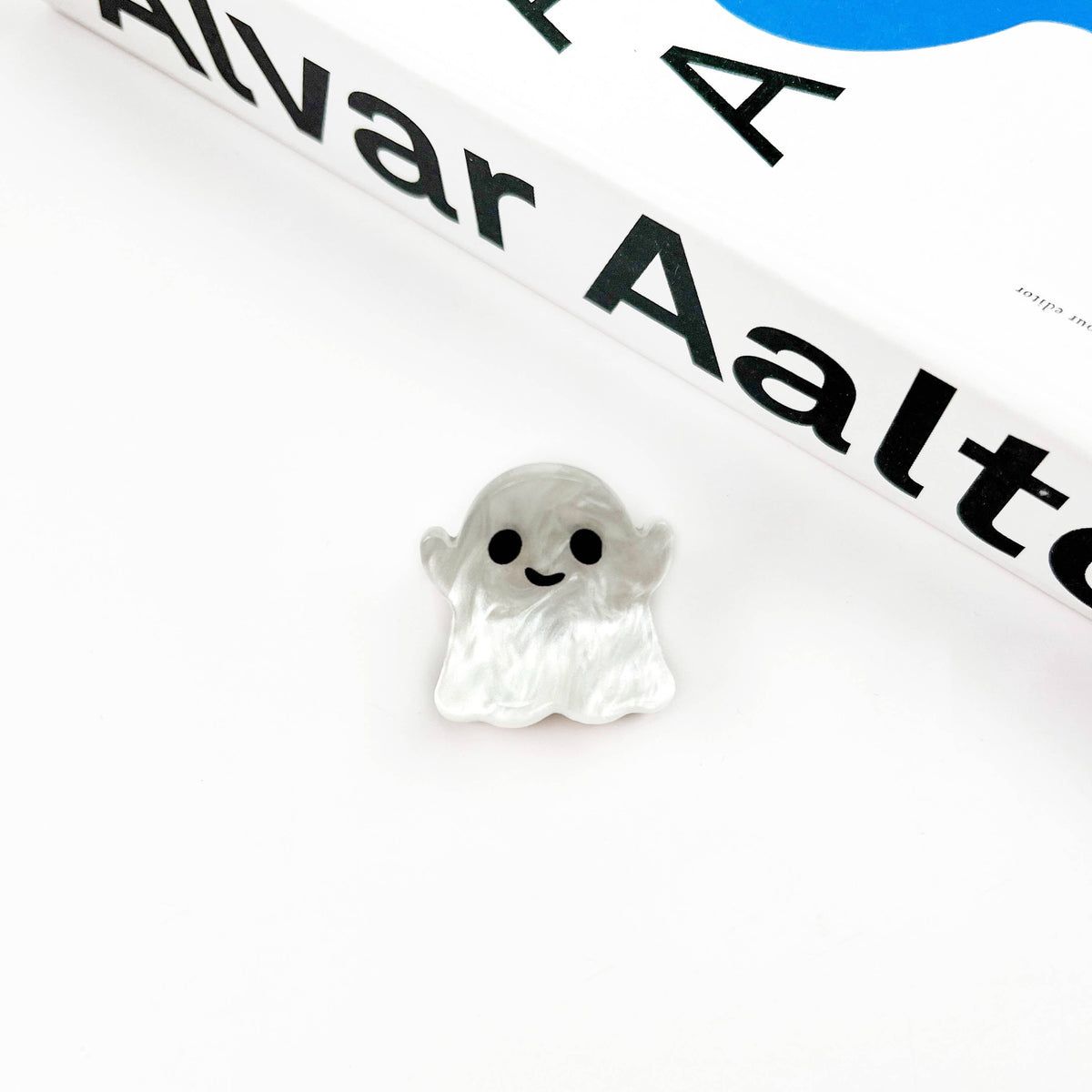 Small Ghost Hair Claw Clip